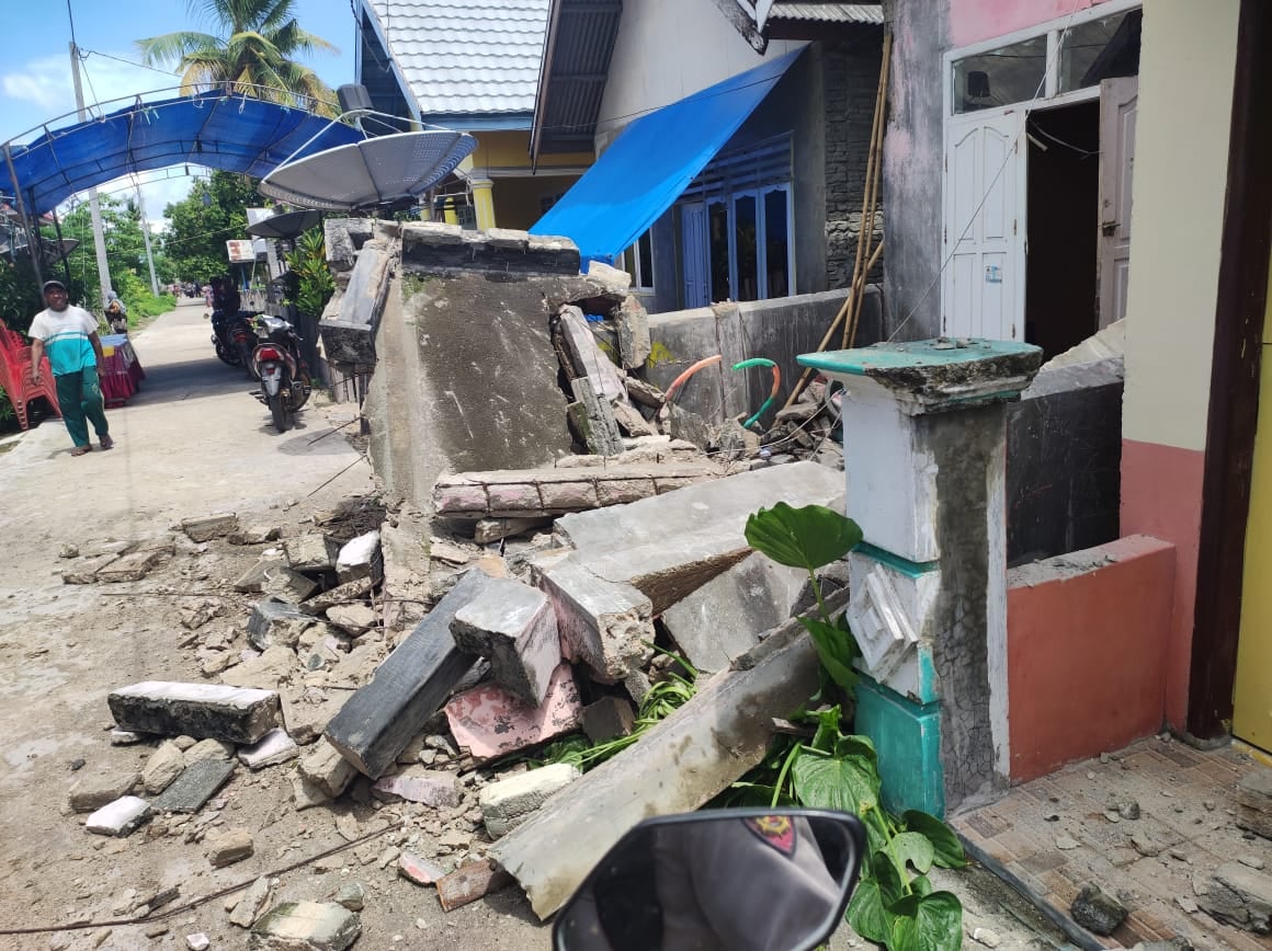 230 rumah rusak akibat gempa bumi di Kabupaten Selayar, Sulsel 230 rumah rusak akibat gempa bumi di Kabupaten Selayar, Sulsel