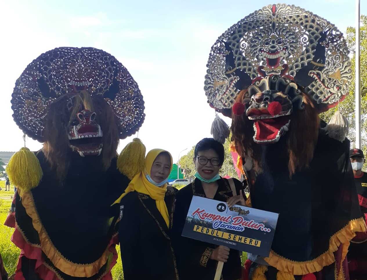 Puluhan pelaku kesenian Jaranan galang dana bagi korban erupsi Semeru Puluhan pelaku kesenian Jaranan galang dana bagi korban erupsi Semeru