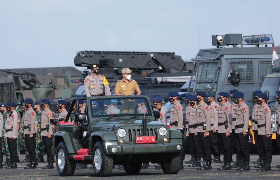 Tim gabungan gelar apel pasukan Ops Lilin Toba 2021 untuk pengamanan Nataru di Sumut