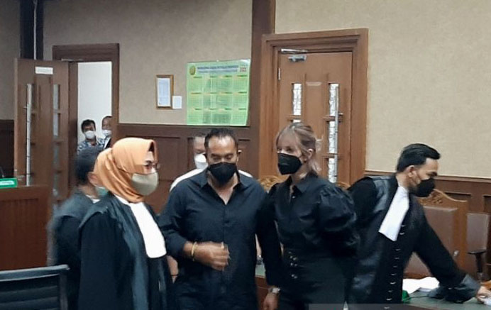 Jaksa dakwa Nia Ramadhani dengan pasal penyalahgunaan narkoba