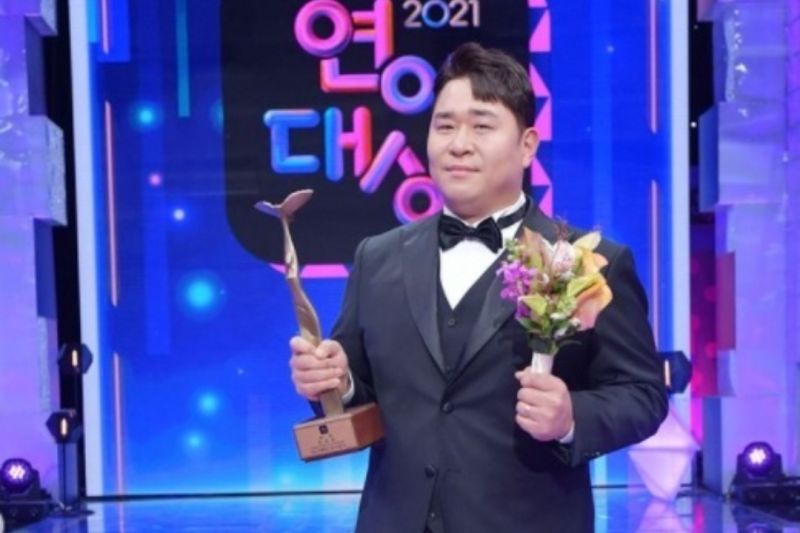 Moon Se-yoon menangkan penghargaan utama di KBS Entertainment Awards Moon Se-yoon menangkan penghargaan utama di KBS Entertainment Awards