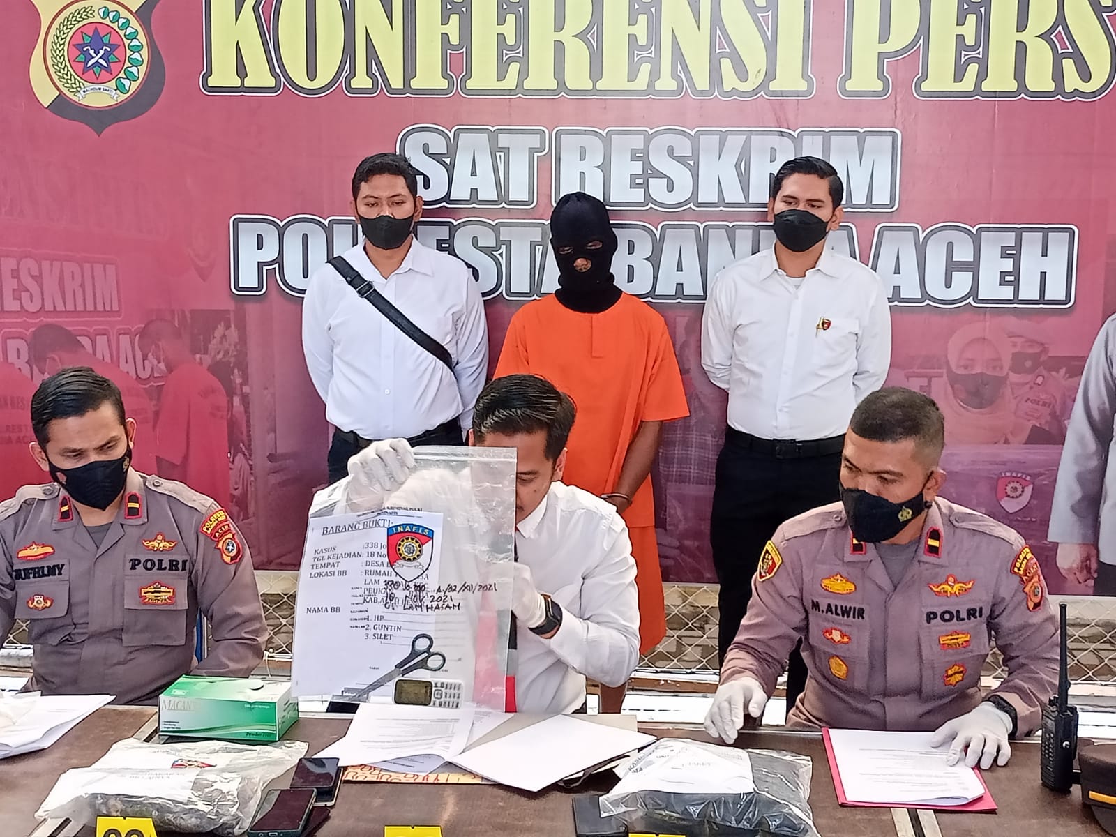 Polresta Banda Aceh tangkap pelaku pembunuhan mayat tanpa busana Polresta Banda Aceh tangkap pelaku pembunuhan mayat tanpa busana