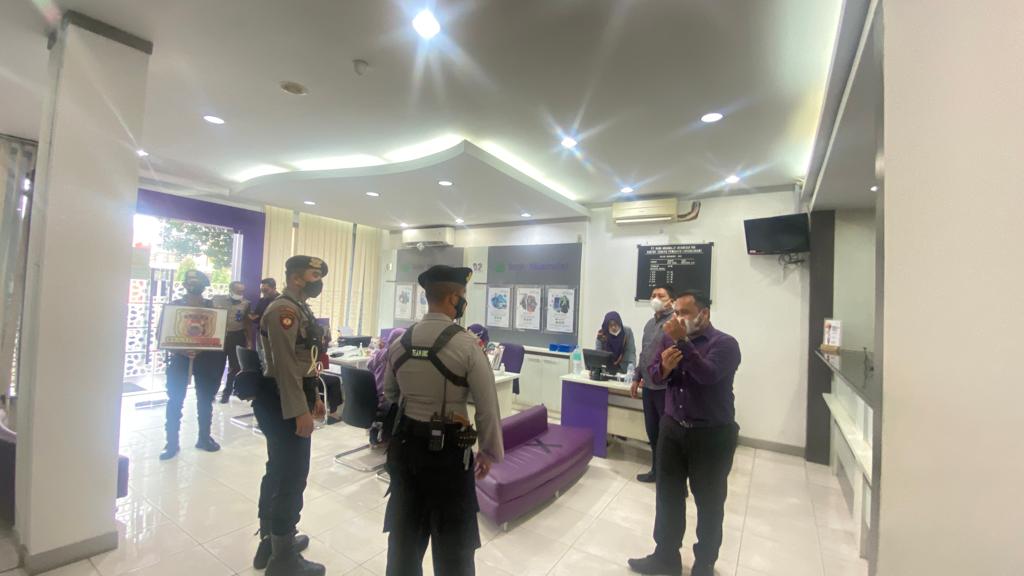 Sosialiasi prokes, Tim URC Siagam patroli antisipasi gangguan kamtibmas Sosialiasi prokes, Tim URC Siagam patroli antisipasi gangguan kamtibmas