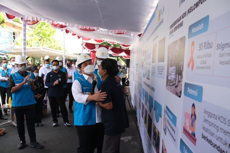 Menteri BUMN apresiasi PLN bantu kemandirian ekonomi komunitas ODHA Menteri BUMN apresiasi PLN bantu kemandirian ekonomi komunitas ODHA