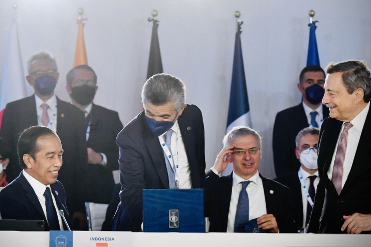 Menggantungkan asa pemulihan global lewat G20 Indonesia Menggantungkan asa pemulihan global lewat G20 Indonesia