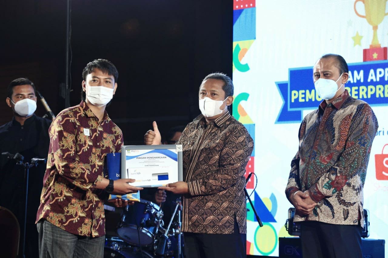 Jadi wirausaha muda pemula, 12 pemuda Kota Bandung dapat apresiasi Jadi wirausaha muda pemula, 12 pemuda Kota Bandung dapat apresiasi
