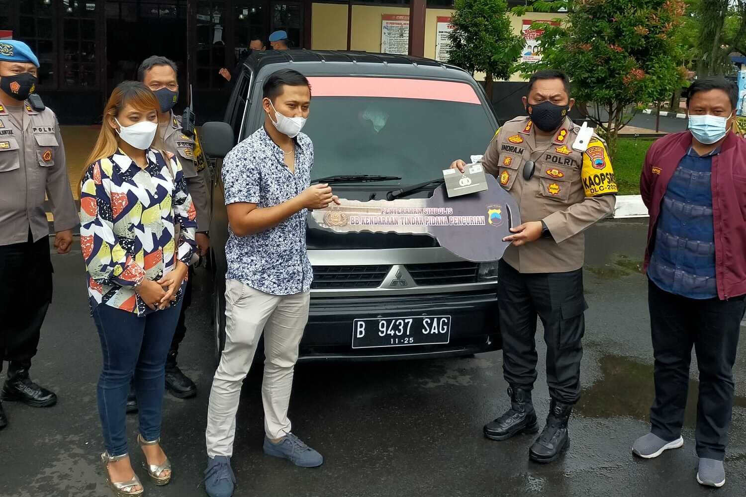 Kapolres Salatiga serahkan barang bukti mobil pick up ke pemilik Kapolres Salatiga serahkan barang bukti mobil pick up ke pemilik