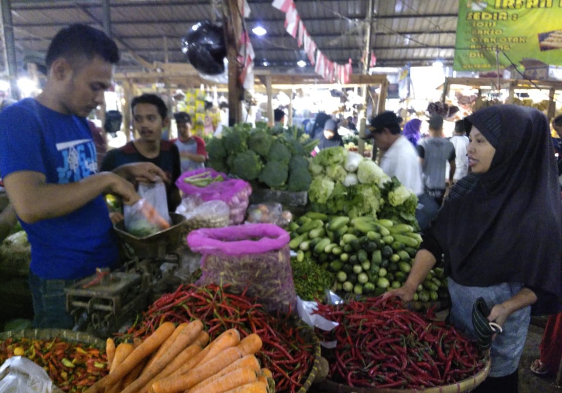 Jelang pergantian tahun, harga sayur dan sembako di Purwakarta merangkak naik Jelang pergantian tahun, harga sayur dan sembako di Purwakarta merangkak naik