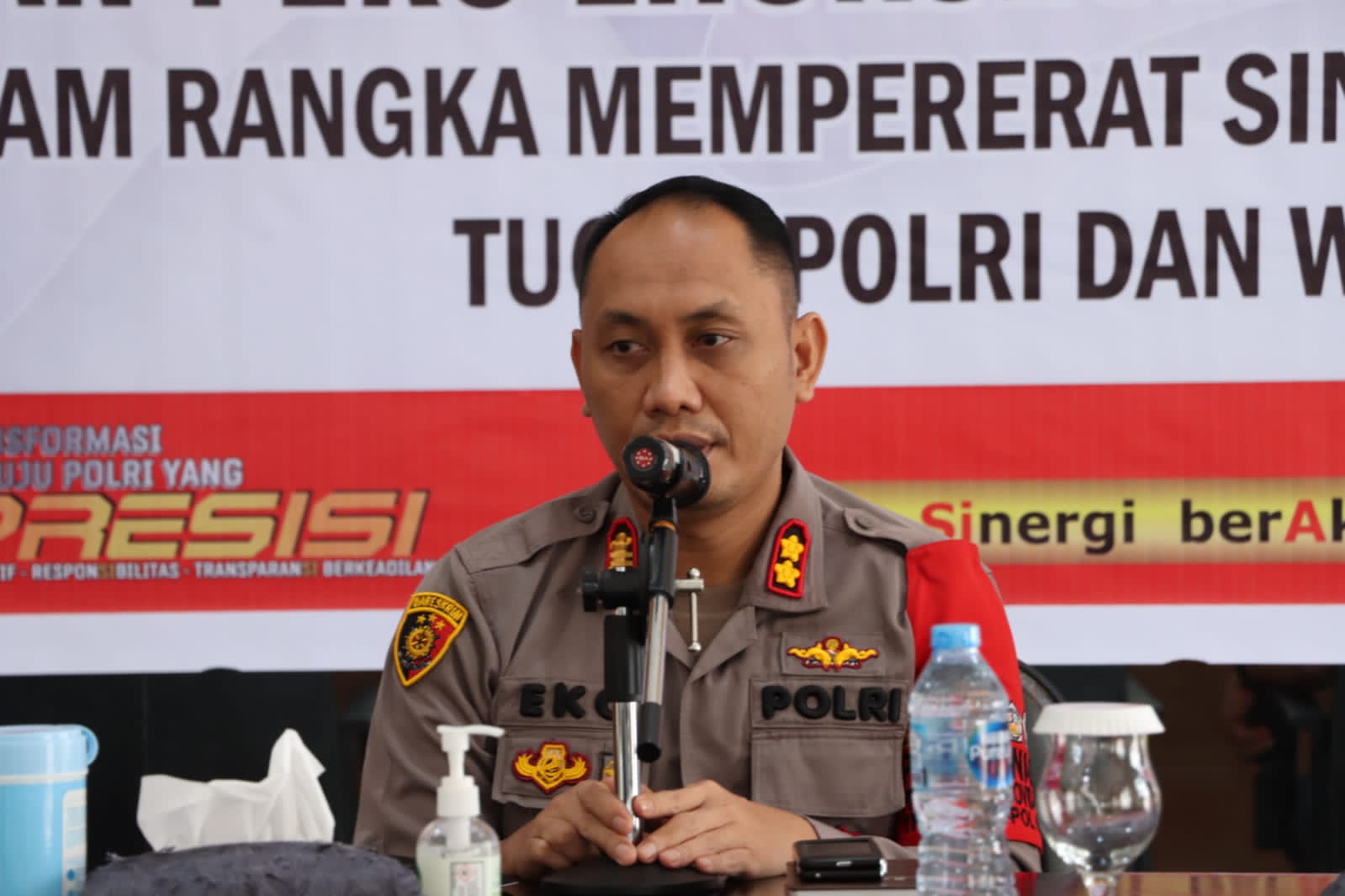 Kapolres Lhokseumawe ajak wartawan pelihara kamtibmas lewat tulisan Kapolres Lhokseumawe ajak wartawan pelihara kamtibmas lewat tulisan