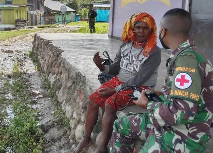 Satgas Pamrahwan Yonif RK 751/VJS patroli simpatik di Distrik Walesi Satgas Pamrahwan Yonif RK 751/VJS patroli simpatik di Distrik Walesi