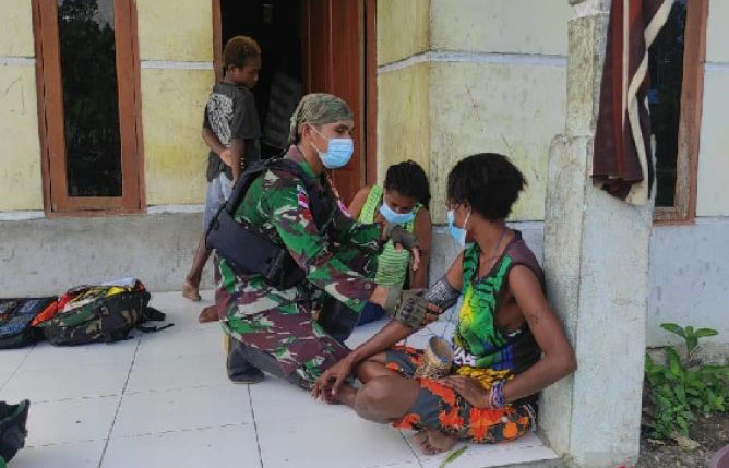 Satgas TNI Yonif 711 layani kesehatan warga perbatasan RI-PNG