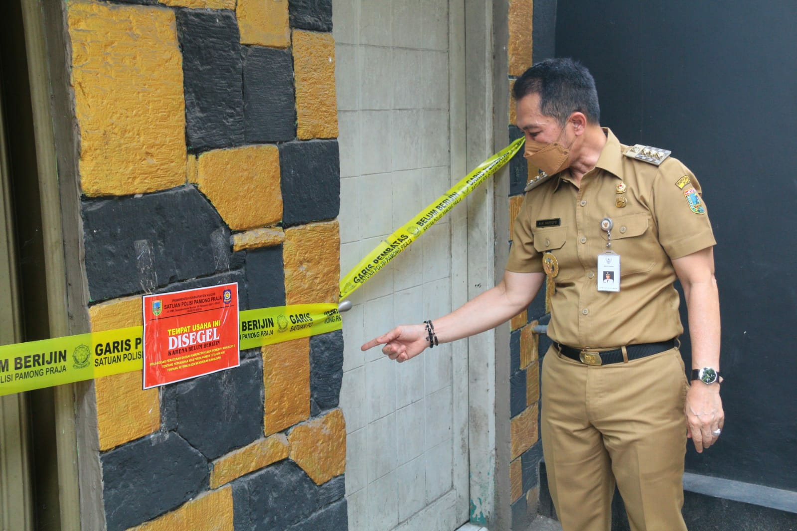 Rusak segel, Bupati ancam pidanakan pengusaha karaoke Rusak segel, Bupati ancam pidanakan pengusaha karaoke