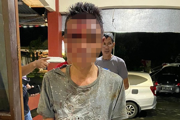 Tersangka penikaman di Kelurahan Pandu Bunaken diamankan polisi Tersangka penikaman di Kelurahan Pandu Bunaken diamankan polisi