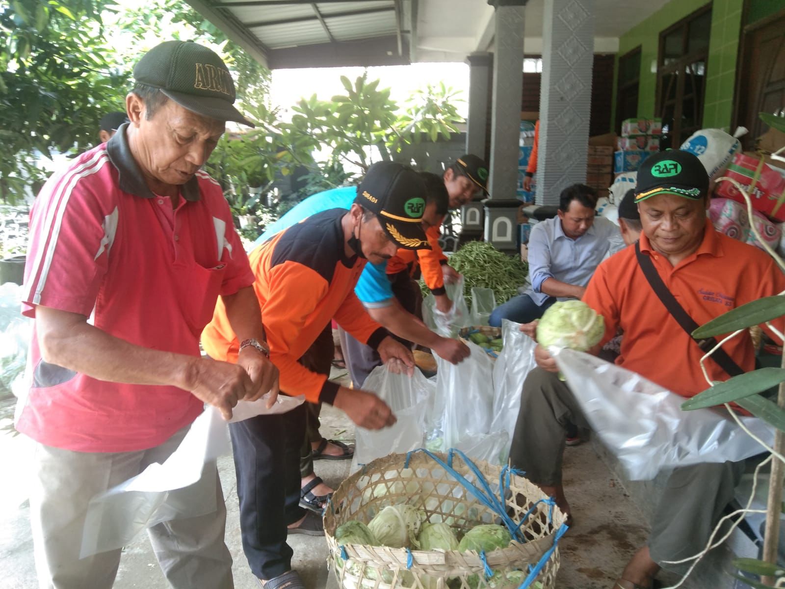 Komunitas MMR lereng Merapi Merbabu Boyolali kirim bantuan ke Lumajang Komunitas MMR lereng Merapi Merbabu Boyolali kirim bantuan ke Lumajang