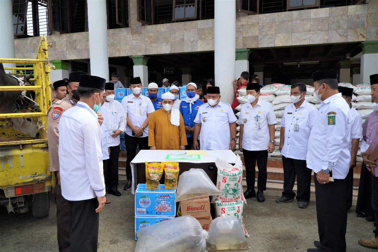 Bupati Langkat serahkan bantuan Haul Tuan Guru Babussalam Bupati Langkat serahkan bantuan Haul Tuan Guru Babussalam