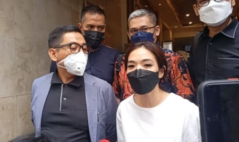 Gisel kembali diperiksa polisi Gisel kembali diperiksa polisi