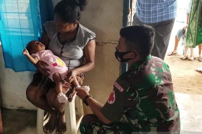 Satgas TNI Yonif 123 layani kesehatan balita di Merauke Papua