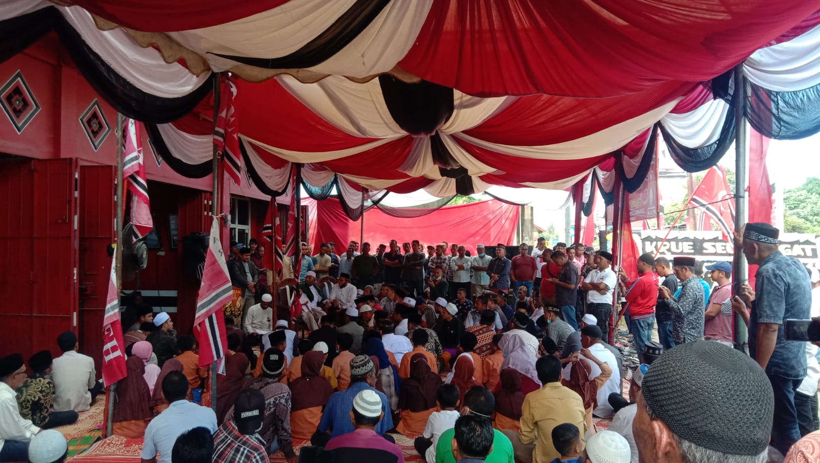 Eks kombatan GAM/KPA rayakan Milad ke-45 GAM dengan zikir dan santuni yatim piatu