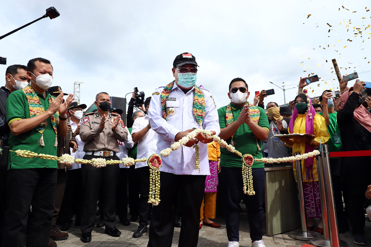 Gubernur Kalsel resmikan Trans Banjarbakula dengan skema BTS Gubernur Kalsel resmikan Trans Banjarbakula dengan skema BTS