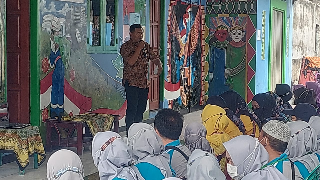 Warga DKI diminta tetap perbarui data kependudukan Warga DKI diminta tetap perbarui data kependudukan