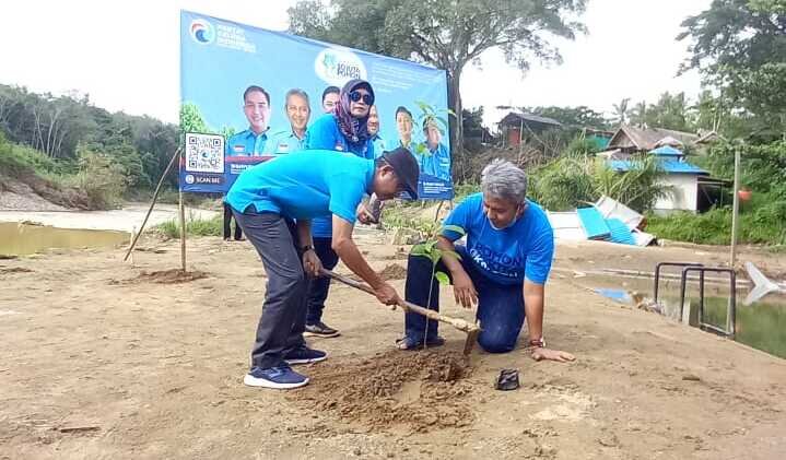 DPW Partai Gelora Kalsel hijaukan HST dengan tanam 1.500 pohon DPW Partai Gelora Kalsel hijaukan HST dengan tanam 1.500 pohon