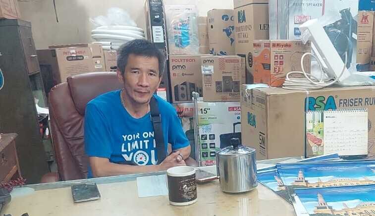 Pandemi, omzet pedagang elektronik turun drastis Pandemi, omzet pedagang elektronik turun drastis