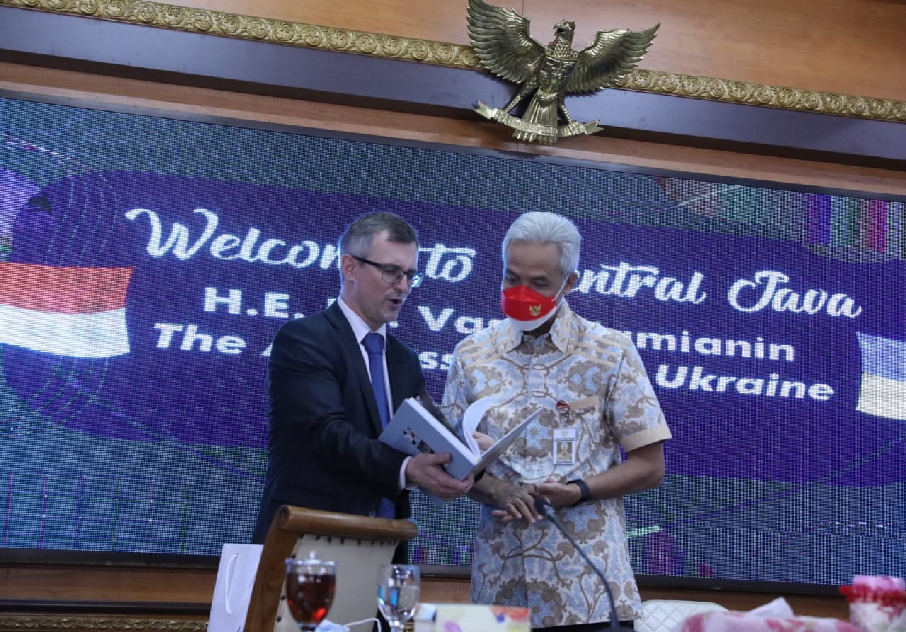 Dubes Ukraina kunjungi Jateng: Bercerita soal Gadjah Mada hingga Pangeran Diponegoro Dubes Ukraina kunjungi Jateng: Bercerita soal Gadjah Mada hingga Pangeran Diponegoro