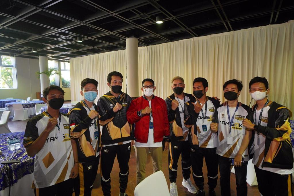 Sandiaga Uno motivasi atlet di Grand Final Piala Presiden Esport 2021 Sandiaga Uno motivasi atlet di Grand Final Piala Presiden Esport 2021