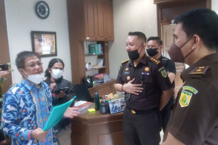 Kejati Sulsel geledah Kantor PDAM Makassar terkait dugaan korupsi Kejati Sulsel geledah Kantor PDAM Makassar terkait dugaan korupsi