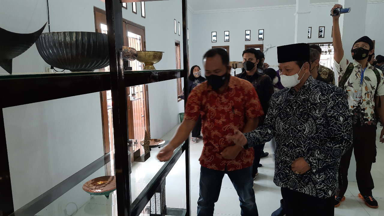 Tingkatkan penjualan, perajin kuningan di Boyolali gunakan aplikasi Tingkatkan penjualan, perajin kuningan di Boyolali gunakan aplikasi
