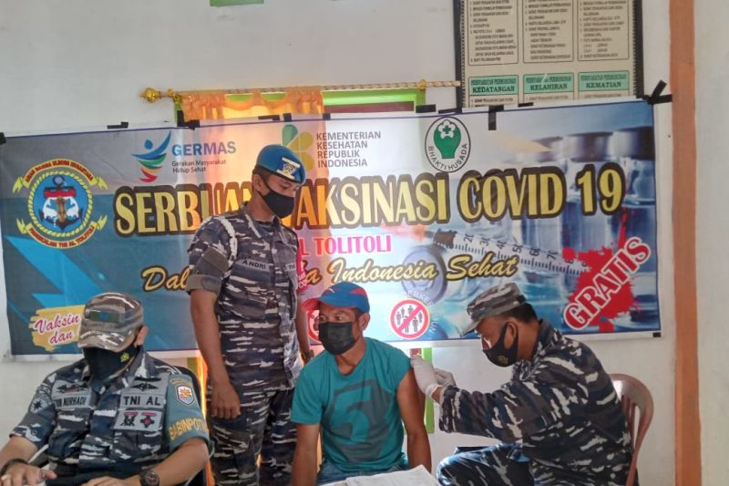 Lanal Tolitoli laksanakan Serbuan Vaksinasi di Galumpang