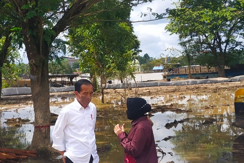 Warga Sintang: Kunjungan Presiden pengobat duka setelah banjir Warga Sintang: Kunjungan Presiden pengobat duka setelah banjir