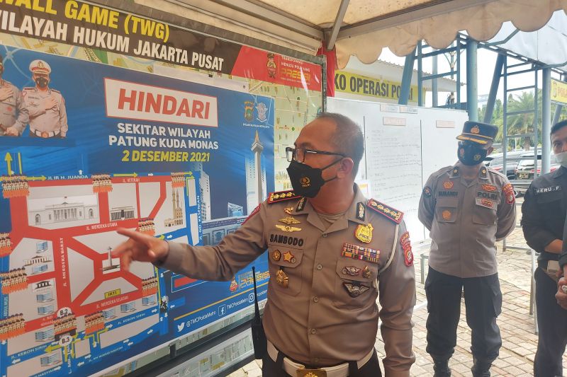 Polisi filterisasi kendaraan ke Jakarta antisipasi kerumunan 212 Polisi filterisasi kendaraan ke Jakarta antisipasi kerumunan 212