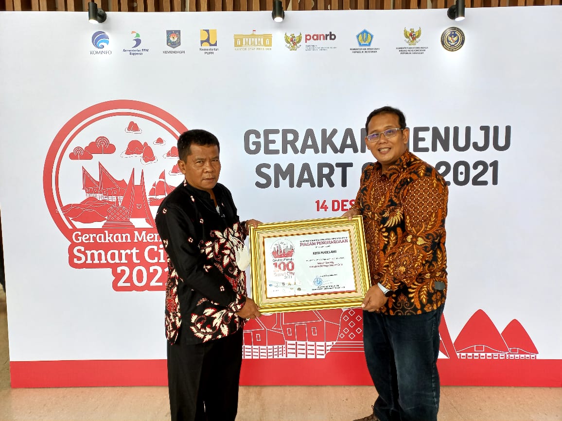 Dimensi Smart Society Kota Magelang terima penghargaan dari Kemenkominfo RI Dimensi Smart Society Kota Magelang terima penghargaan dari Kemenkominfo RI