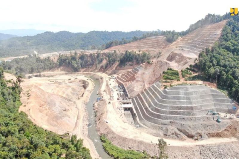 Kementerian PUPR targetkan Bendungan Ameroro Sultra rampung 2023 Kementerian PUPR targetkan Bendungan Ameroro Sultra rampung 2023