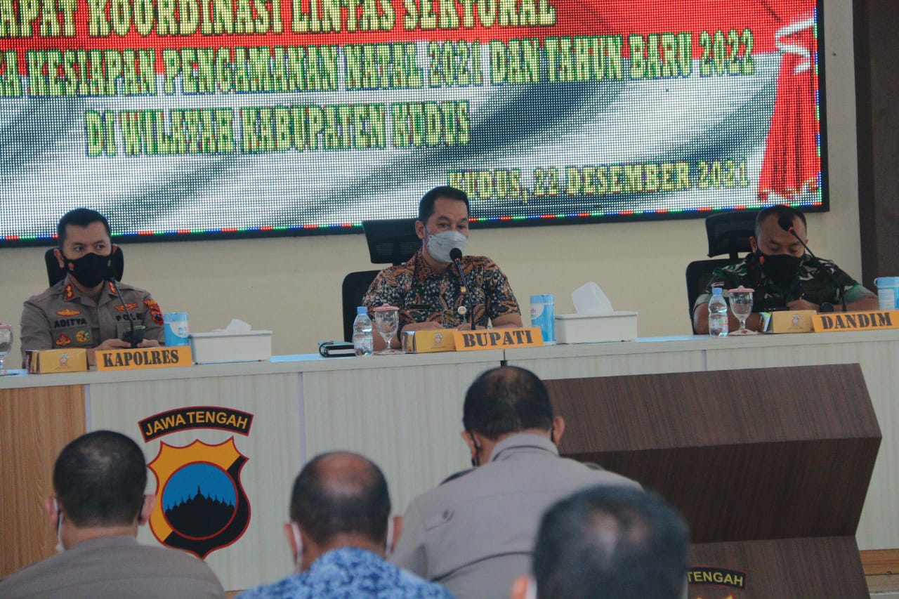 Libur Nataru, kendaraan wisata luar Kudus wajib putar balik