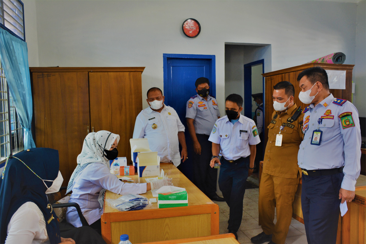 Bupati apresiasi Dishub Langkat lakukan tes urine karyawan Bupati apresiasi Dishub Langkat lakukan tes urine karyawan