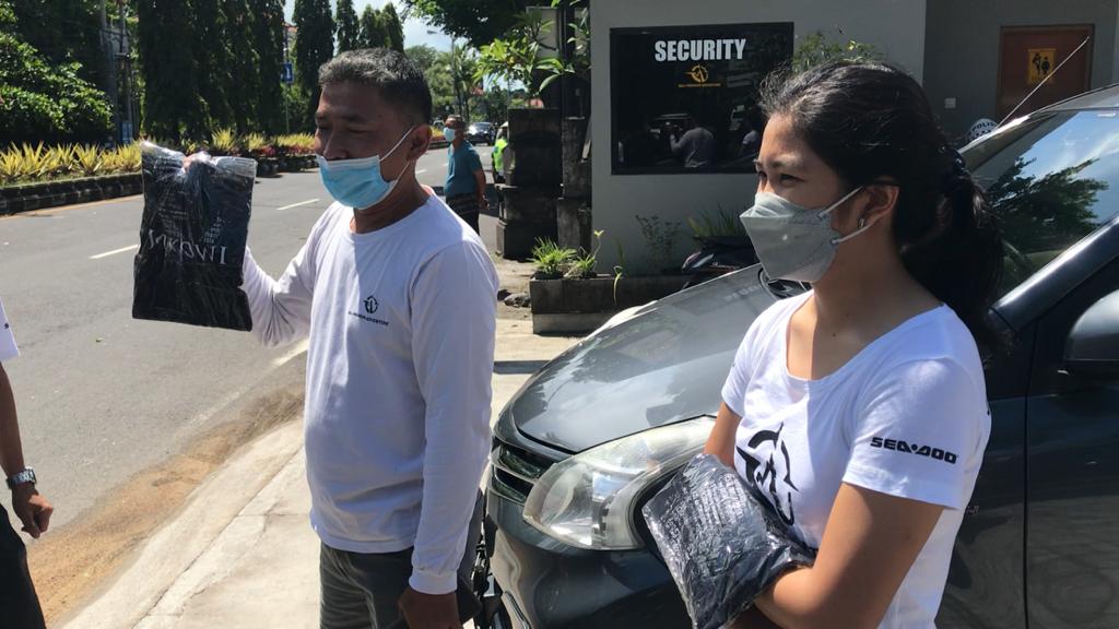Ketut Sutapa tak menyangka dapat kaos dari Jokowi Ketut Sutapa tak menyangka dapat kaos dari Jokowi