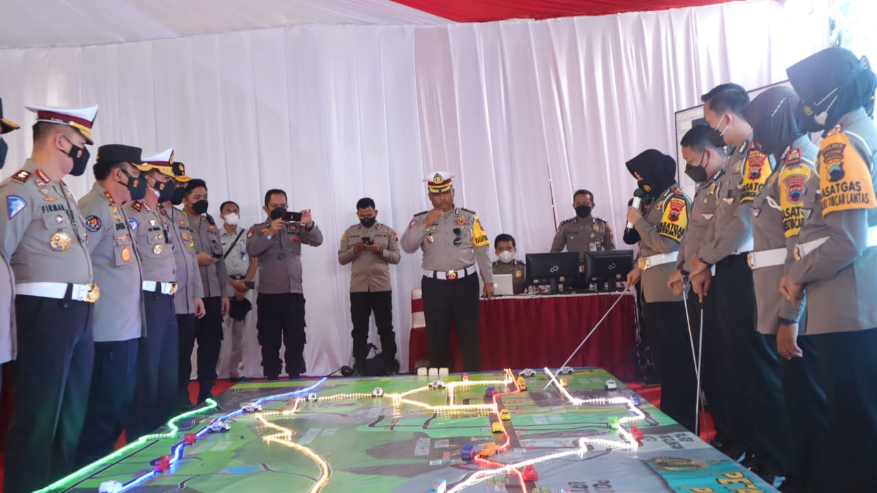 Asops dan Kakorlantas Polri apresiasi inovasi Jateng dalam penanganan Nataru Asops dan Kakorlantas Polri apresiasi inovasi Jateng dalam penanganan Nataru
