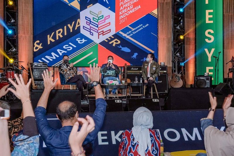 Sandiaga Uno, Arief Yahya dan Triawan Munaf bahas tantangan parekraf