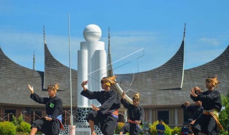 Menanti bangkitnya kembali sektor pariwisata Sumatera Barat Menanti bangkitnya kembali sektor pariwisata Sumatera Barat