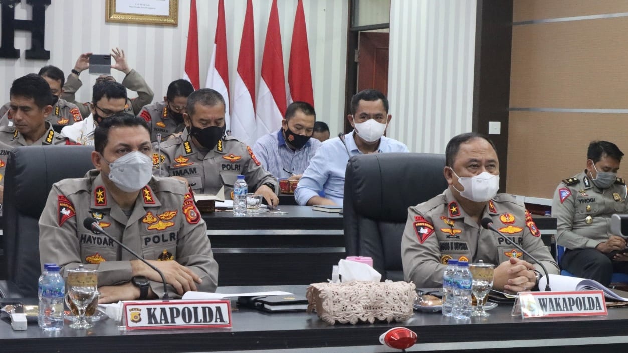 Kapolda ajak masyarakat bantu tingkatkan capaian vaksinasi di Aceh Kapolda ajak masyarakat bantu tingkatkan capaian vaksinasi di Aceh