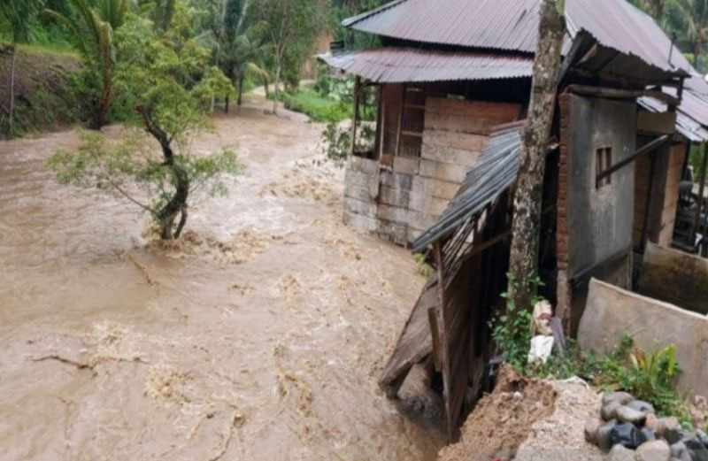 Sebanyak 14 kecamatan di Mandailing Natal dilanda banjir