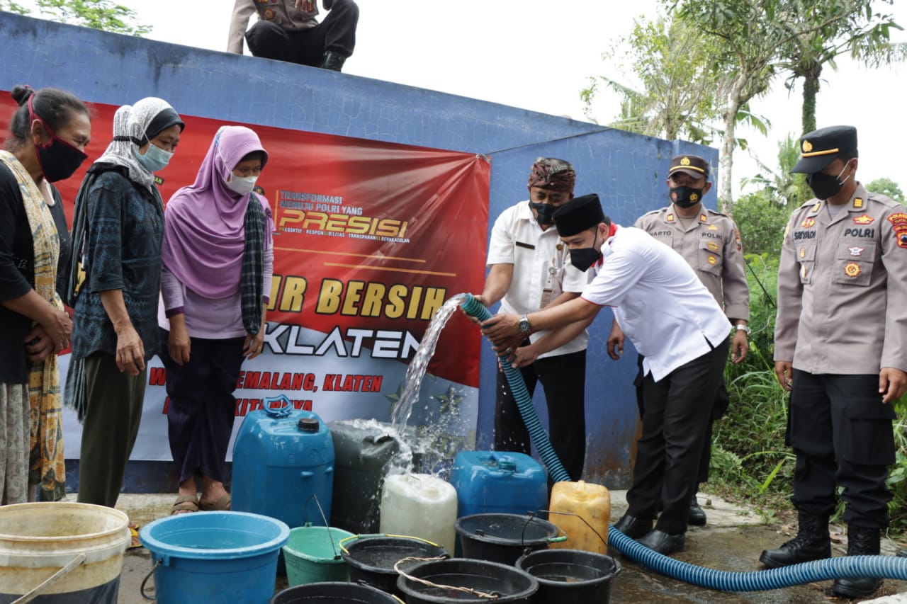 Krisis air bersih, warga KRB Merapi Klaten terbantu Polres Klaten Krisis air bersih, warga KRB Merapi Klaten terbantu Polres Klaten