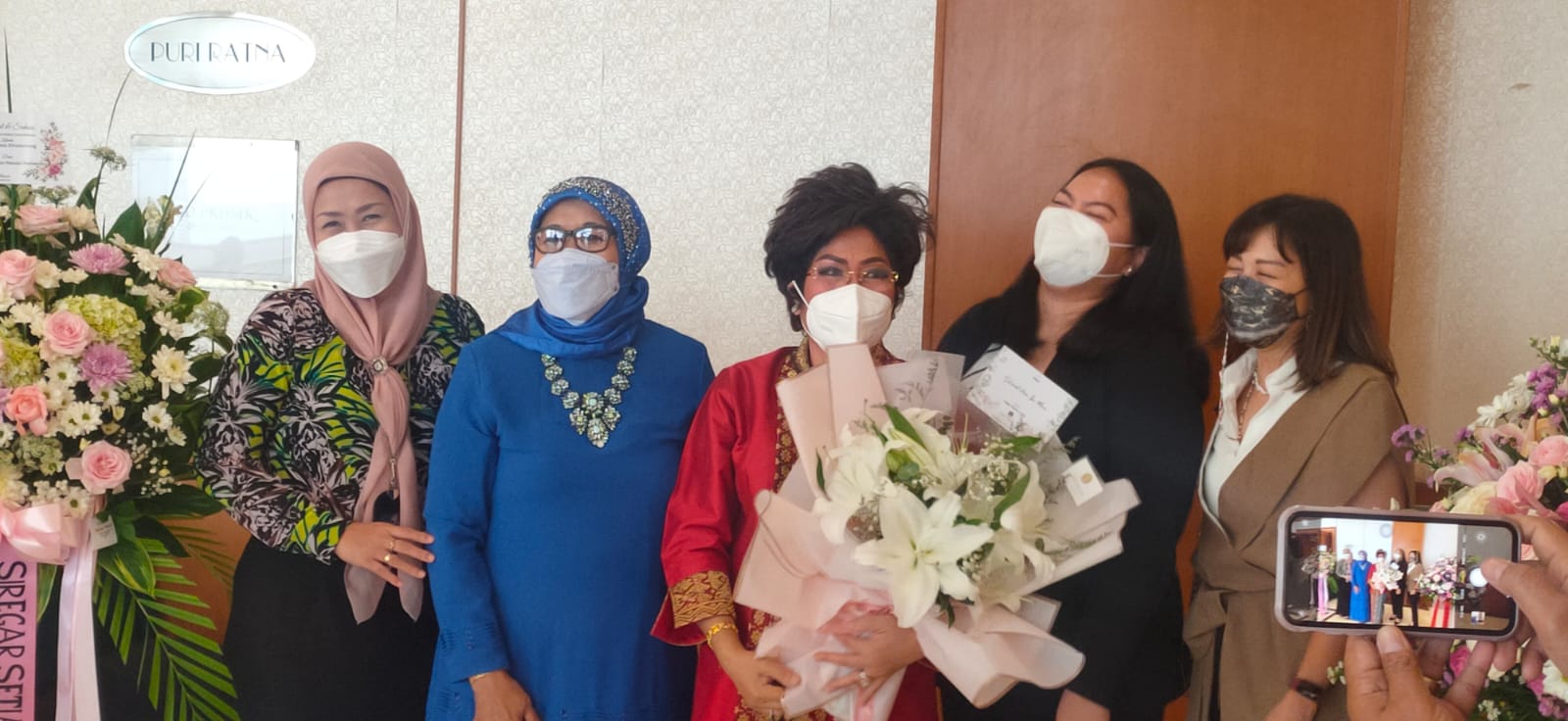 Kecewa Gagal Sidang Promosi Doktor di Hari Ibu, Risma: Harusnya jadi kado spesial untuk ibu Kecewa Gagal Sidang Promosi Doktor di Hari Ibu, Risma: Harusnya jadi kado spesial untuk ibu