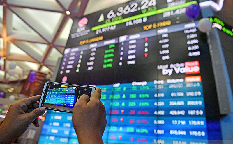 IHSG Senin dibuka melemah 30,59 poin