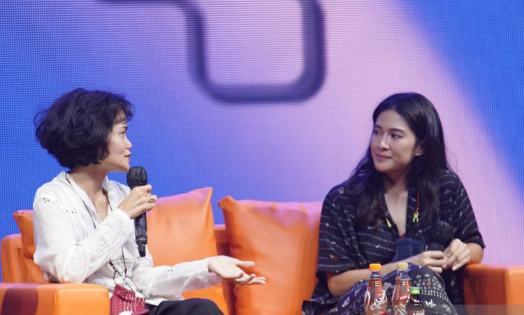 Pandangan Dian Sastro dan Sejauh Mata Memandang tentang fast fashion