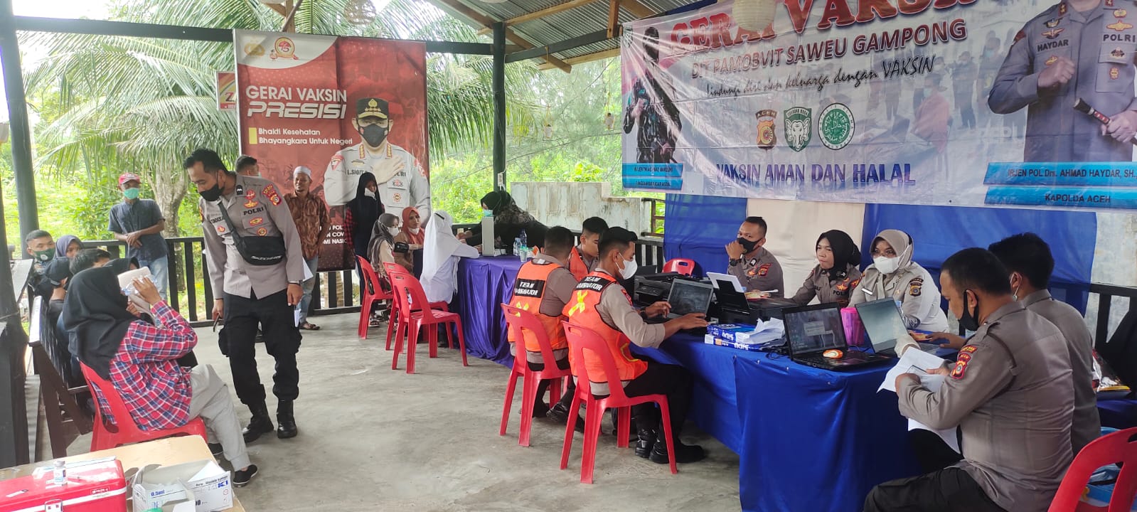 Libatkan ribuan vaksinator, 19.135 orang menerima vaksin Libatkan ribuan vaksinator, 19.135 orang menerima vaksinÂ
