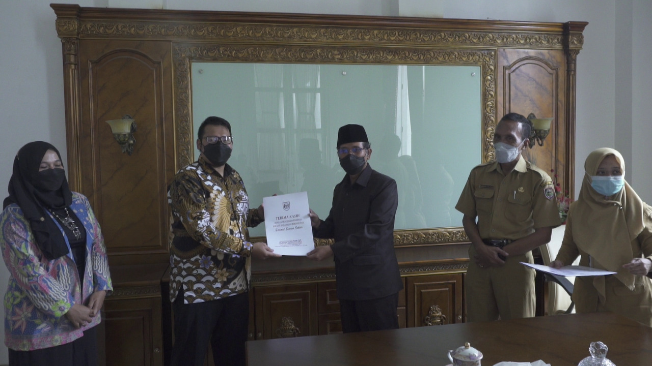 Bupati Said serahkan SPP-IRT untuk IKM di Boyolali Bupati Said serahkan SPP-IRT untuk IKM di Boyolali