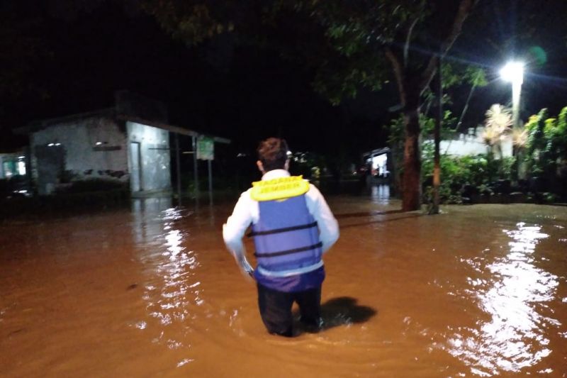 Banjir dan longsor menerjang dua kecamatan di Jember Banjir dan longsor menerjang dua kecamatan di Jember